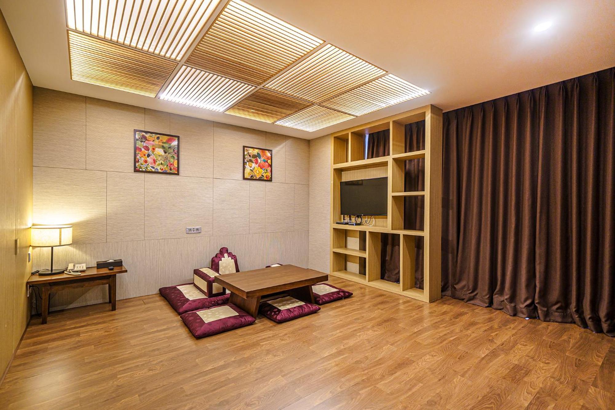 Gloucester Hotel אינצ'ון מראה חיצוני תמונה