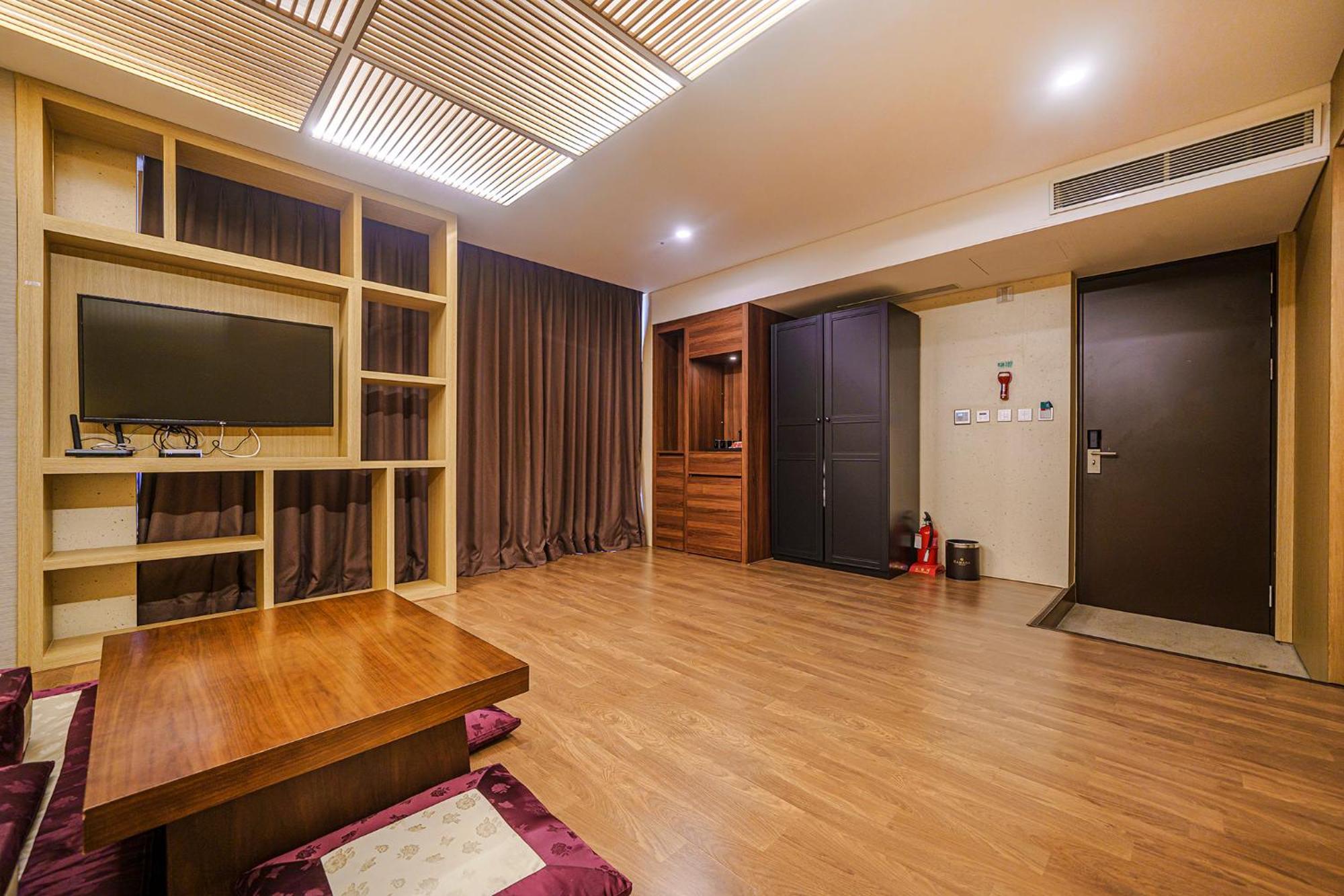 Gloucester Hotel אינצ'ון מראה חיצוני תמונה