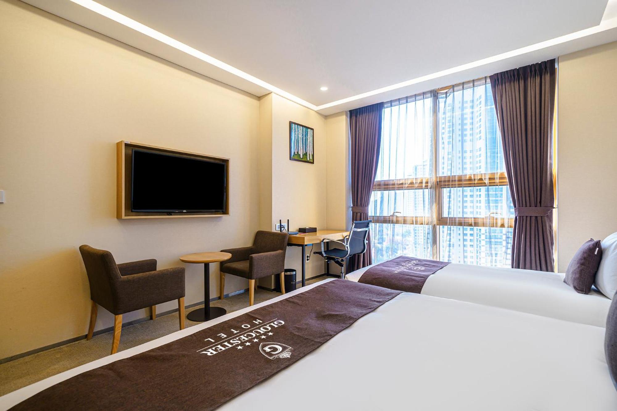 Gloucester Hotel אינצ'ון מראה חיצוני תמונה