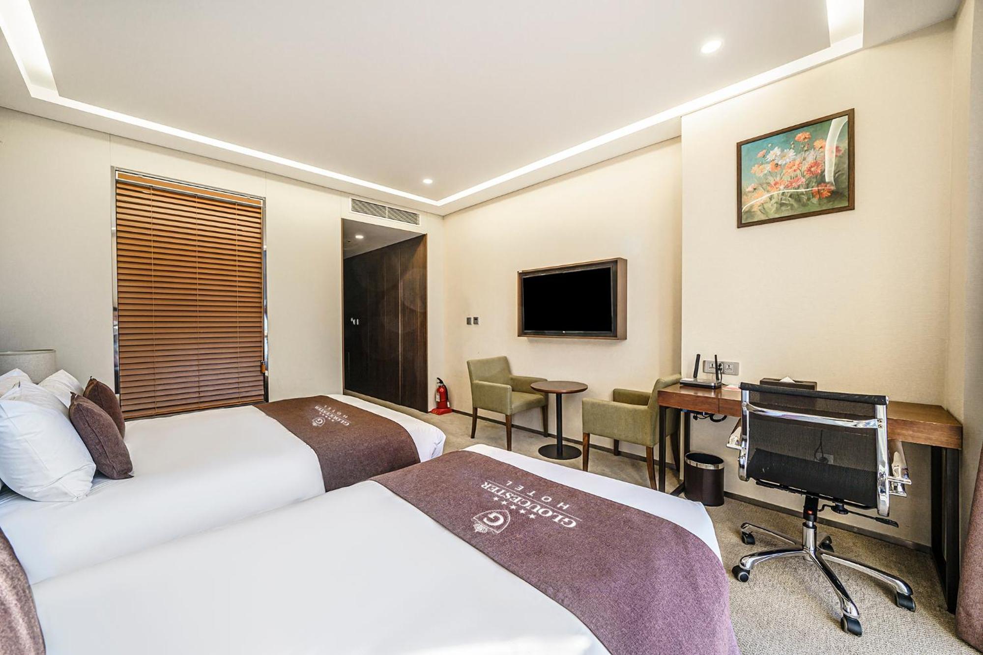 Gloucester Hotel אינצ'ון מראה חיצוני תמונה
