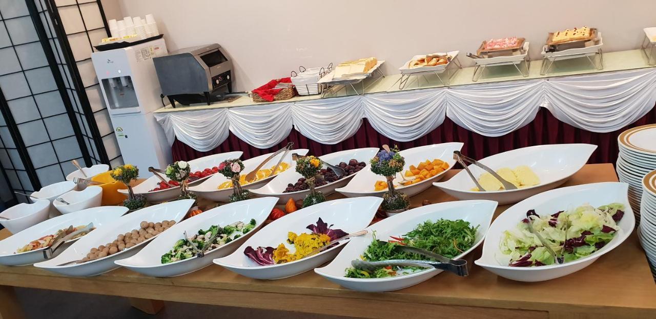 Gloucester Hotel אינצ'ון מראה חיצוני תמונה