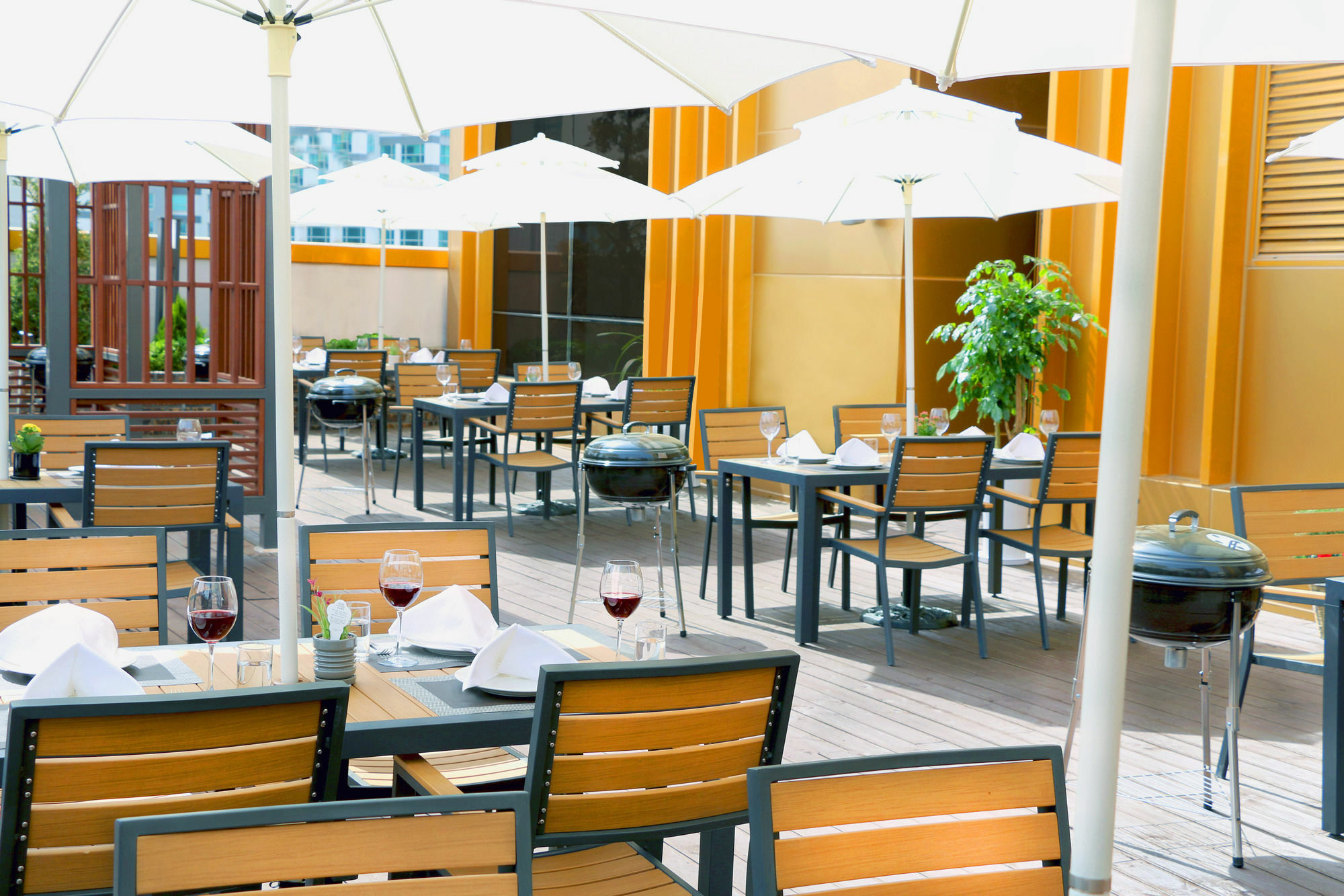 Gloucester Hotel אינצ'ון מראה חיצוני תמונה
