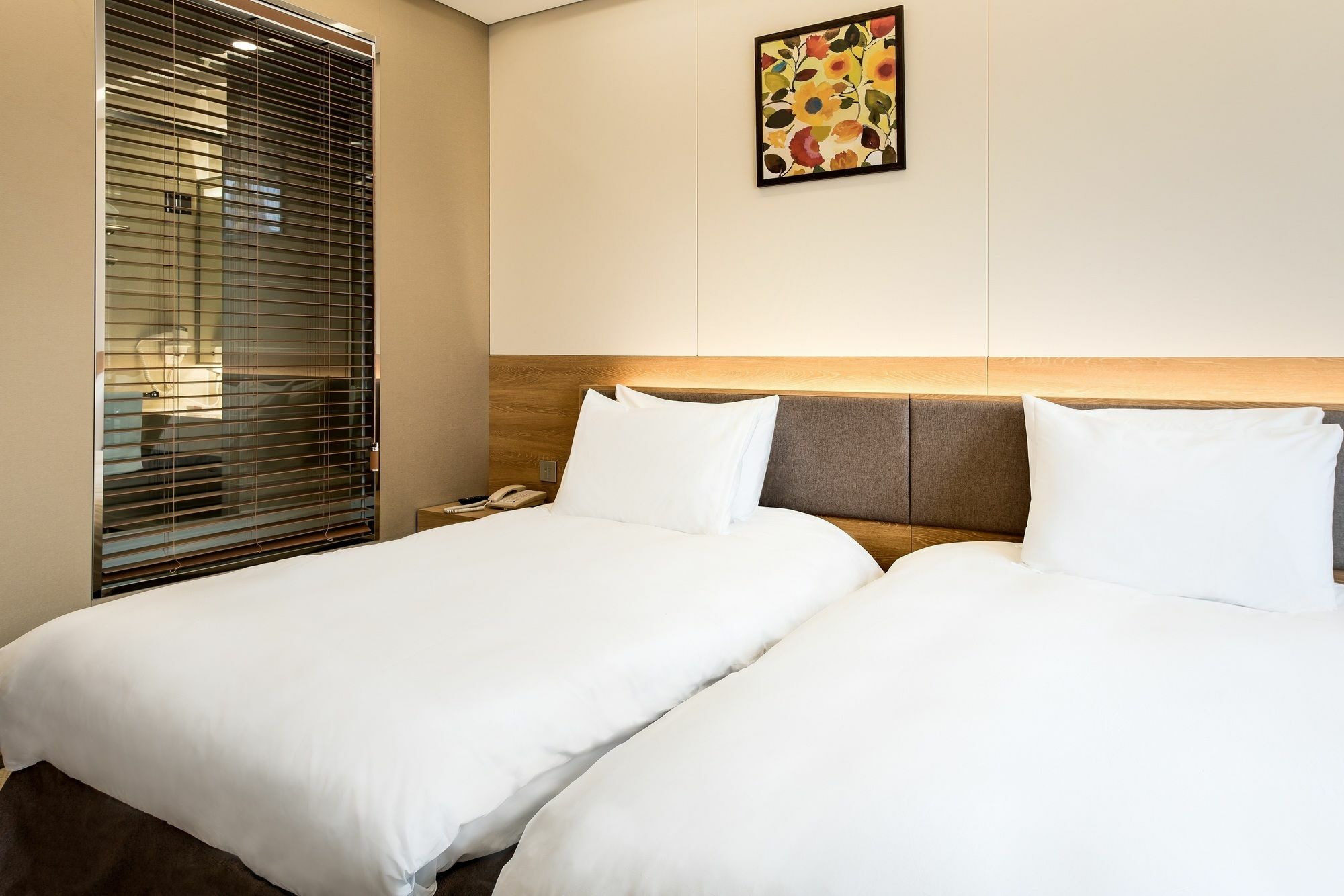 Gloucester Hotel אינצ'ון מראה חיצוני תמונה